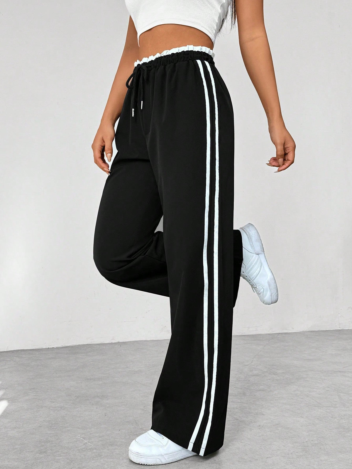 Women's Flared-Leg Jogger Pants with Elastic Waist – view 8