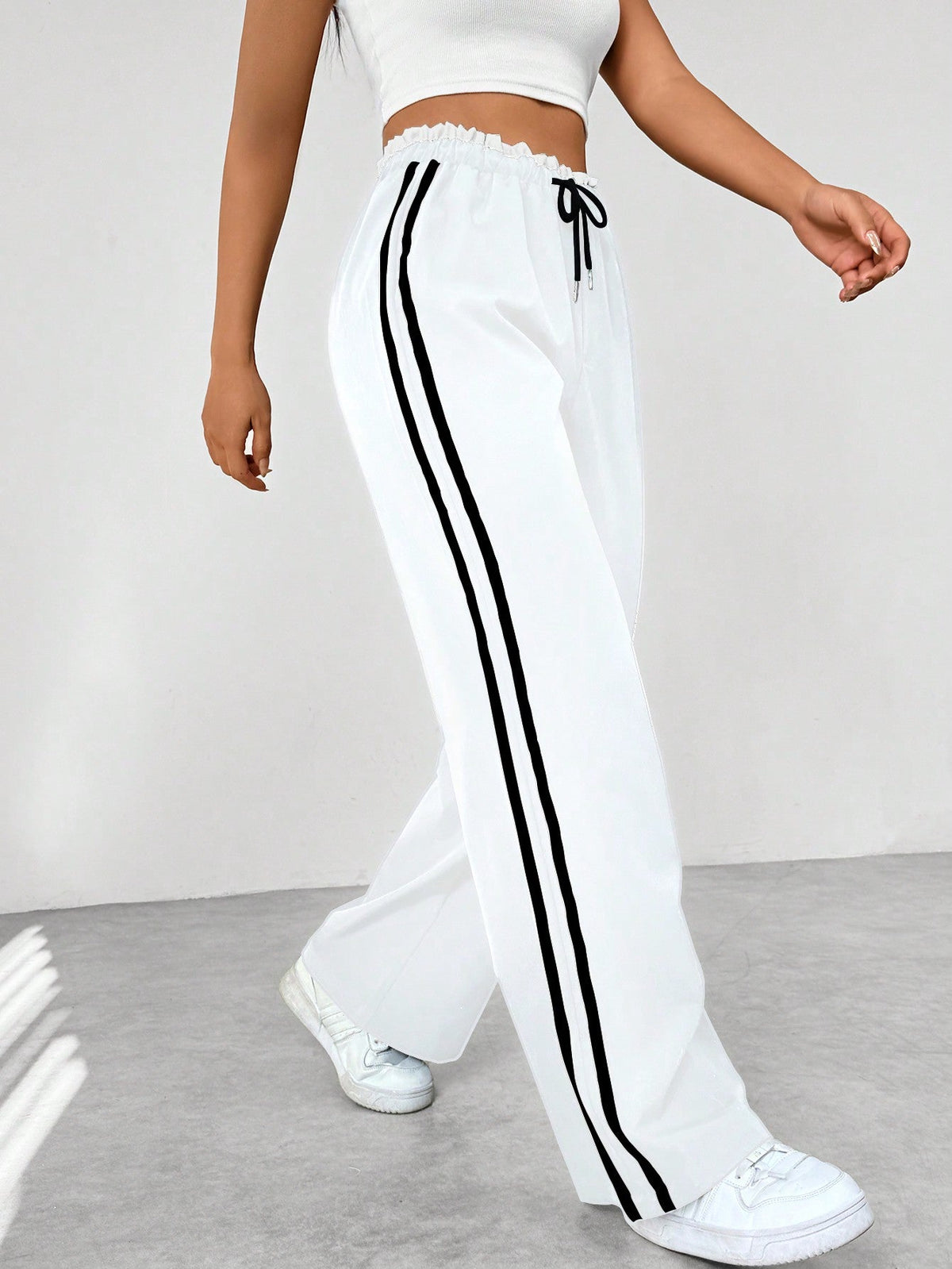 Women's Flared-Leg Jogger Pants with Elastic Waist – view 7