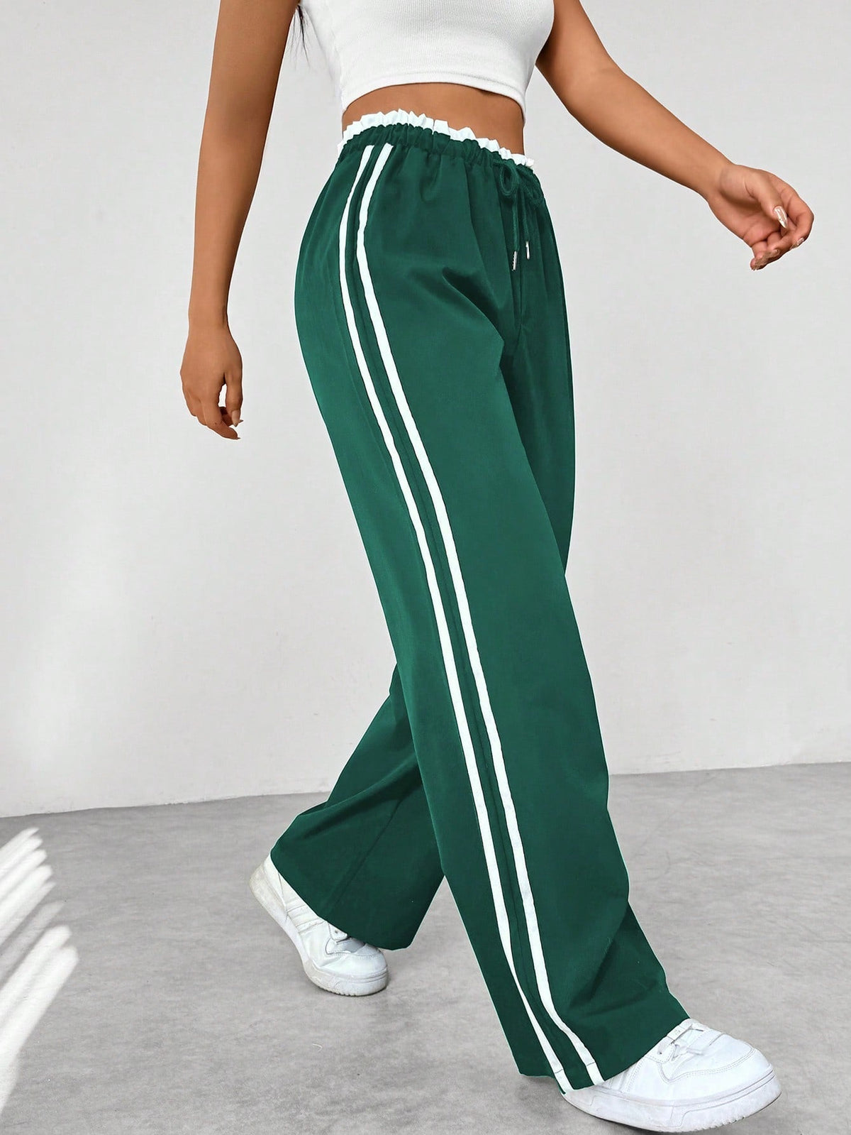 Women's Flared-Leg Jogger Pants with Elastic Waist – Green