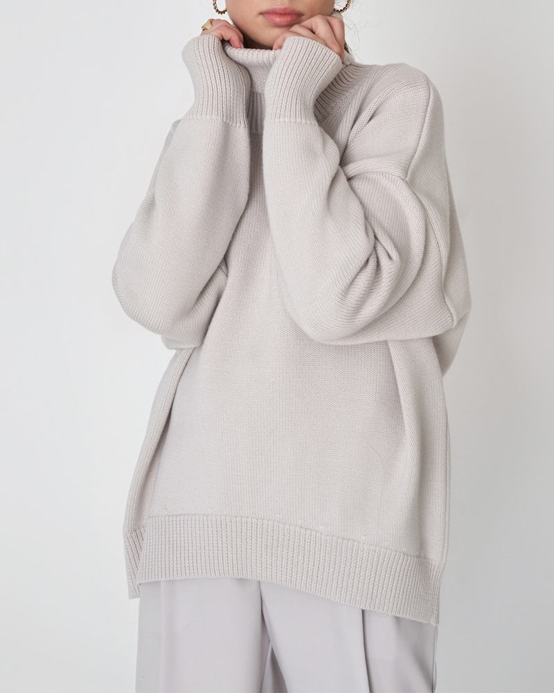 Women's Relaxed-Fit Roll-Neck Knit Pullover – Light Gray