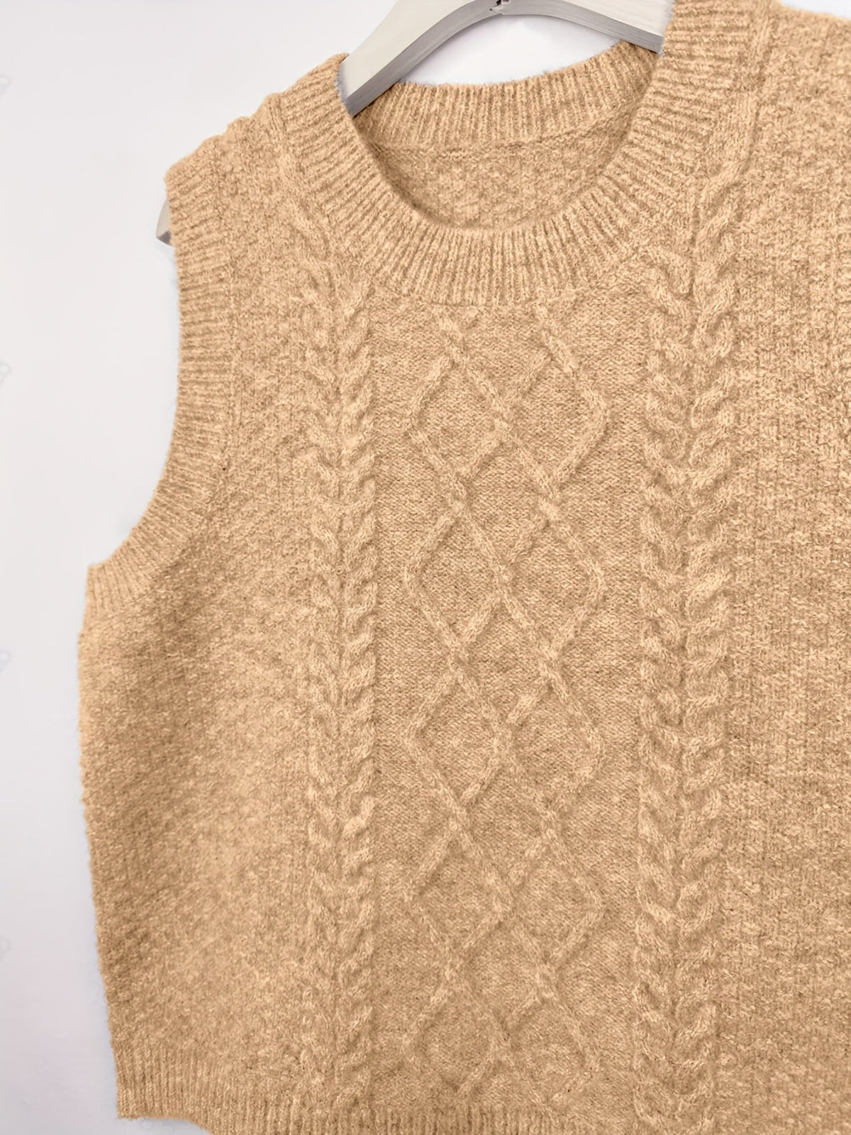 Women's Cable-Stitch Round-Neck Sweater Vest – Red