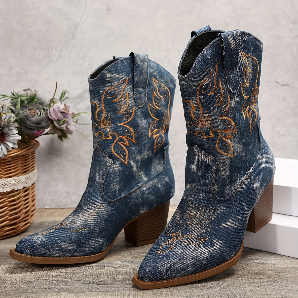 Women's Worn-In Wide Calf Western Cowboy Boots for Weekends – Blue