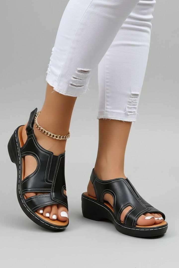Women's Support Cutout Platform-Sole Sandals – Black
