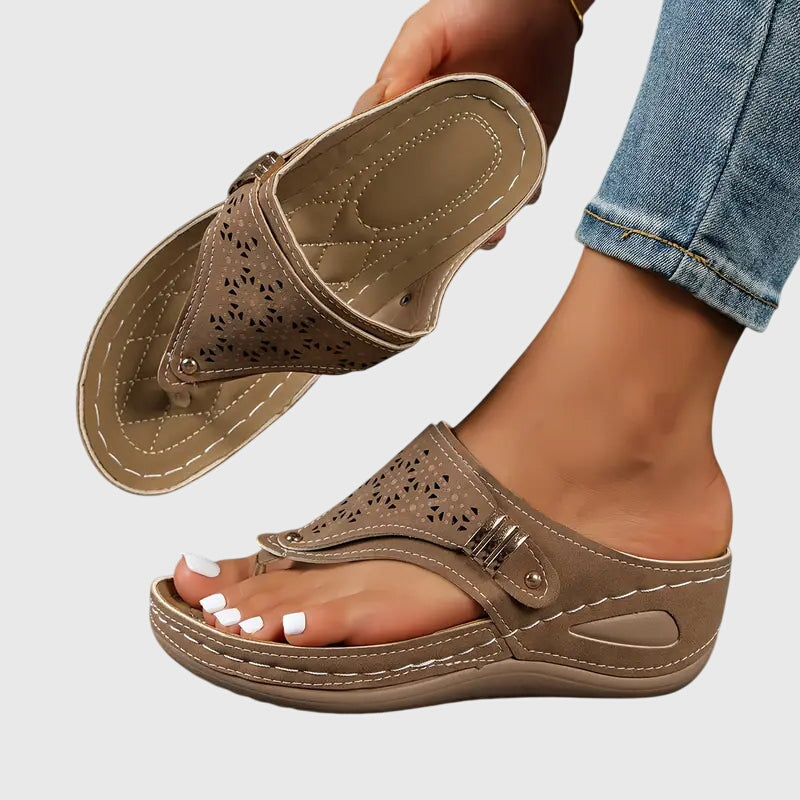 Women's Support Cut-Out Pull-On Sandals – Brown