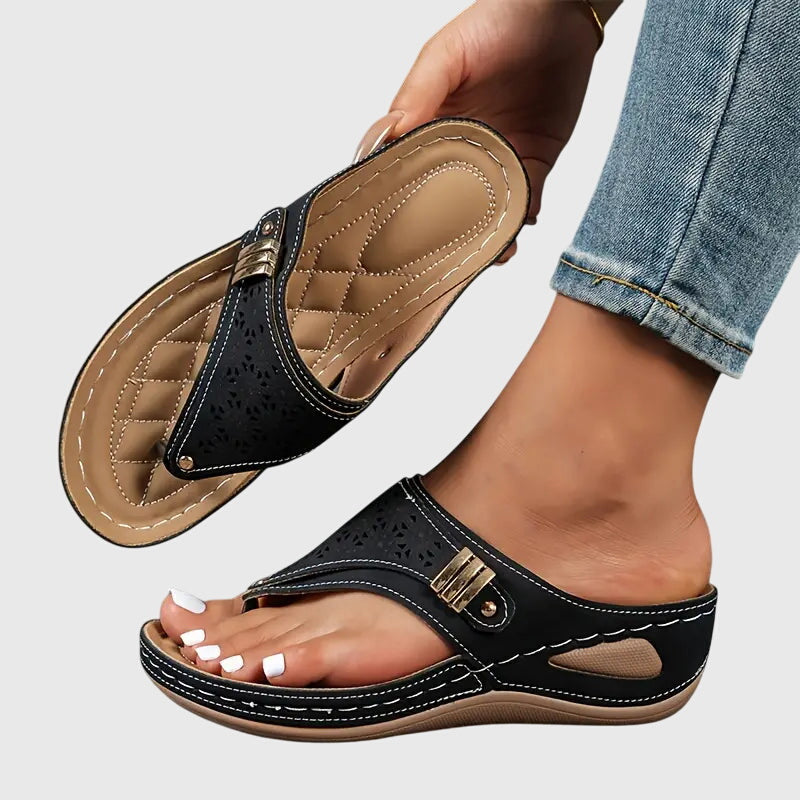 Women's Support Cut-Out Pull-On Sandals – Black