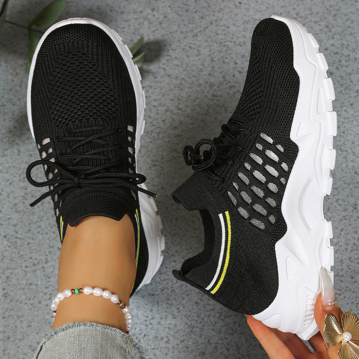 Women's Support Chunky-Knit Running Sneakers – Black