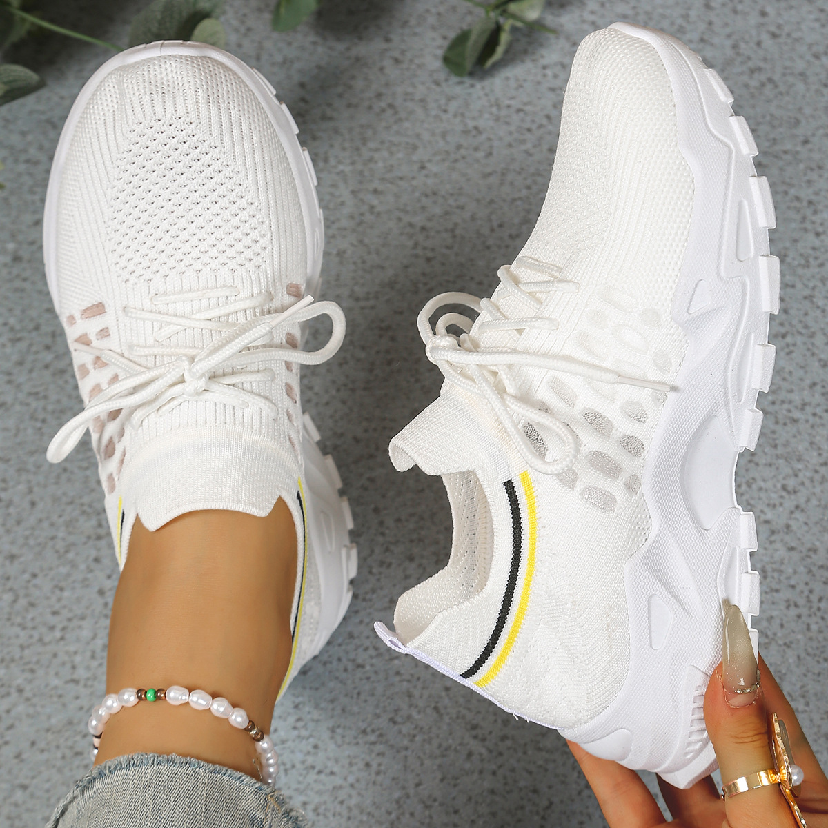 Women's Support Chunky-Knit Running Sneakers – White