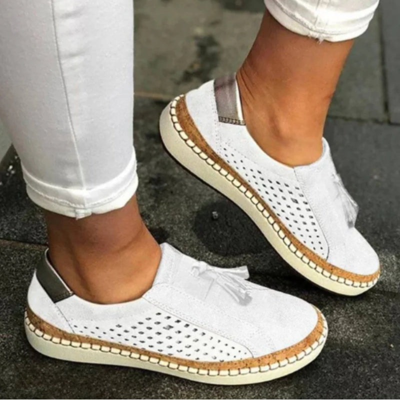 Women's Support Easy-On Walking Sneakers – White