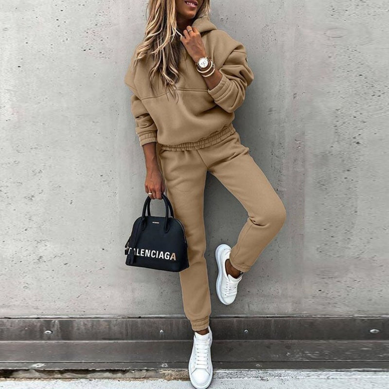 Women's Pullover Hoodie and Slim-Tapered Jogger Two Piece Set – Brown
