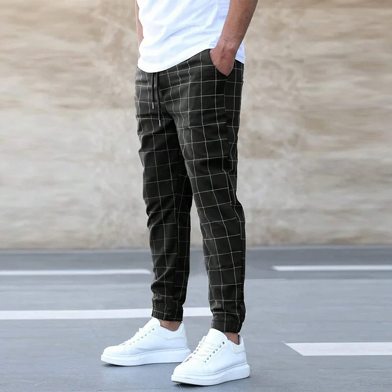 Men's Print-Detail Slim-Tapered Joggers with Drawstring Waist – Black