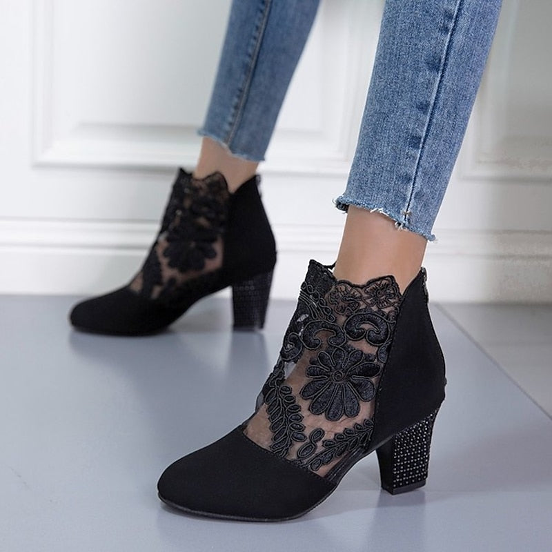 Women's Flower-Print Lace-Detail Block-Heel Booties – Black
