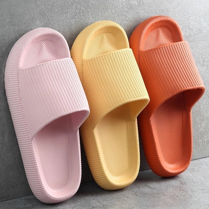 Women's Textured Strap Cushioned Slide Slippers for Walking – view 1