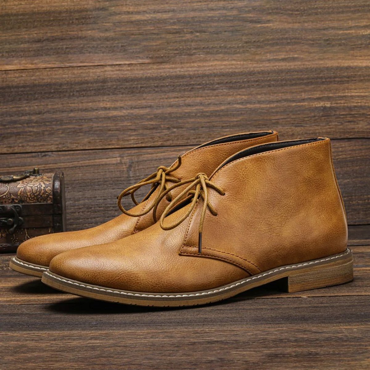 Men's Laced Leather-Look Chukka Boots – Brown