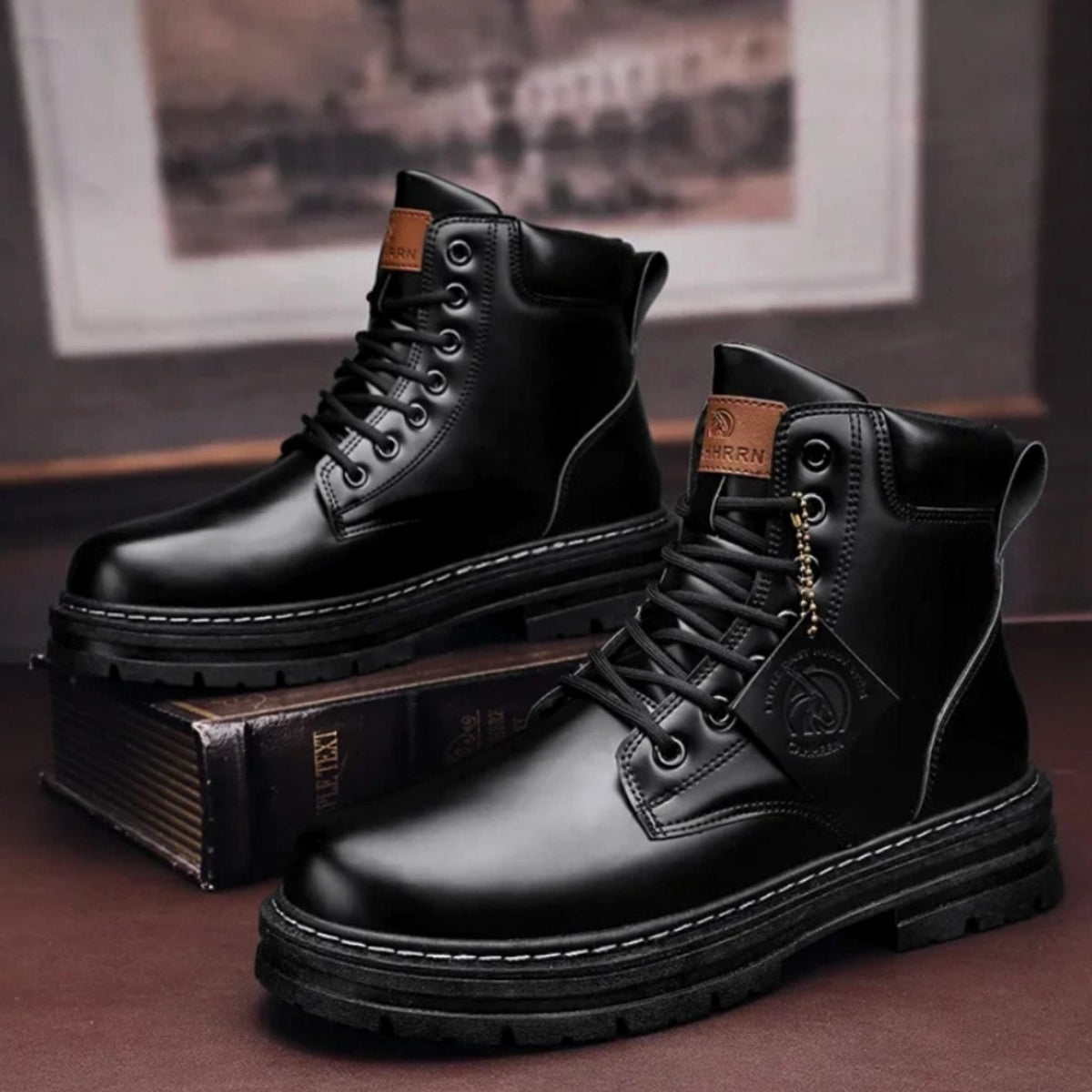 Men's Rugged Tie-Front Hiking Boots – Black