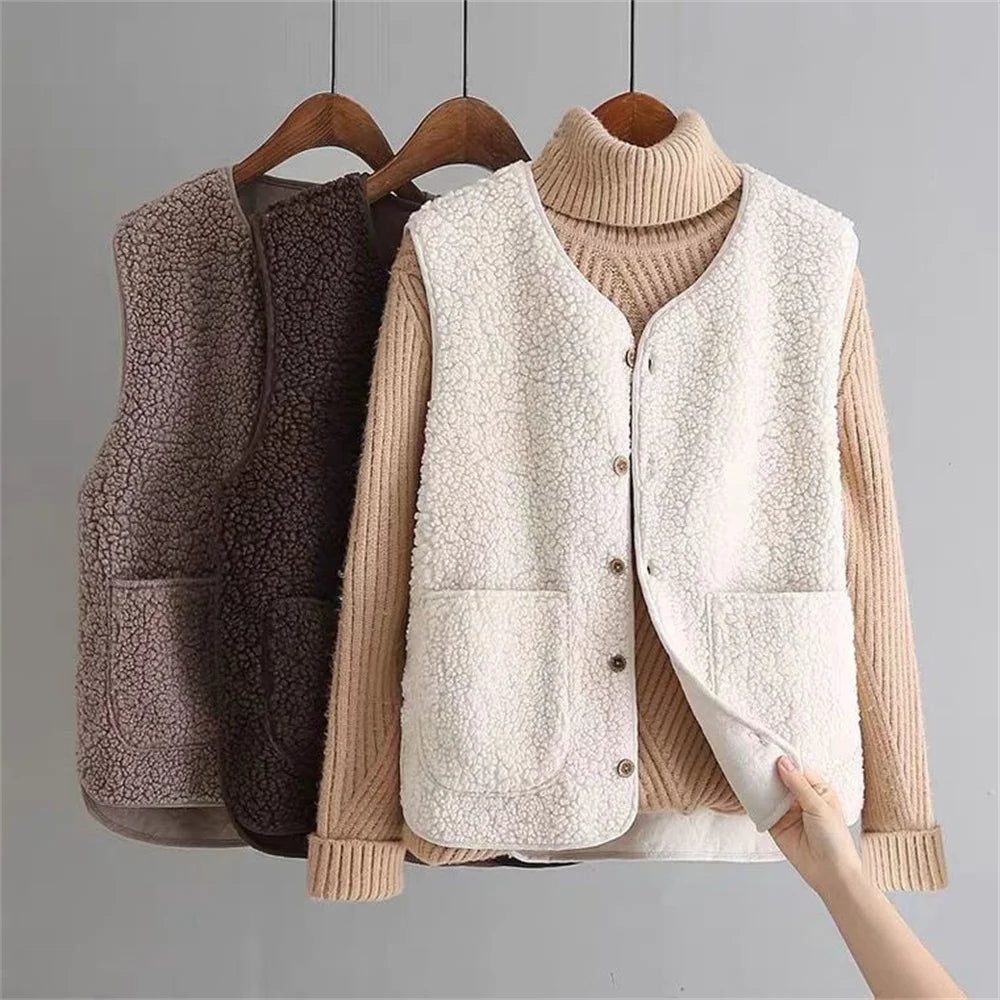 Women's Rib-Knit Button-Up Vest – Beige