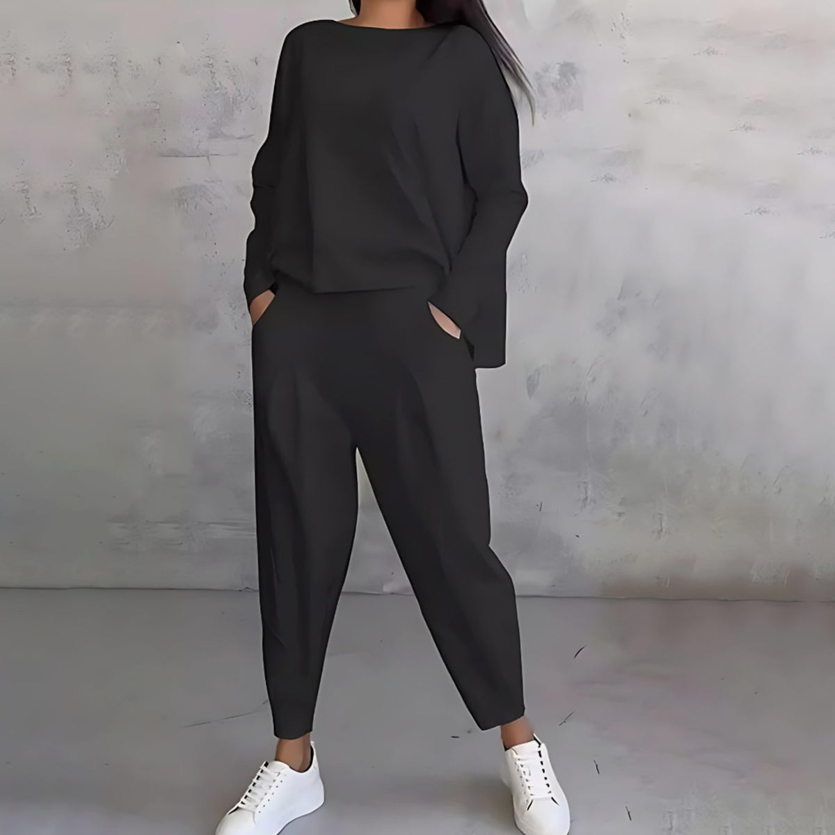 Women's Everyday Loose-Fit Top and Slim-Tapered Pants Set – Black
