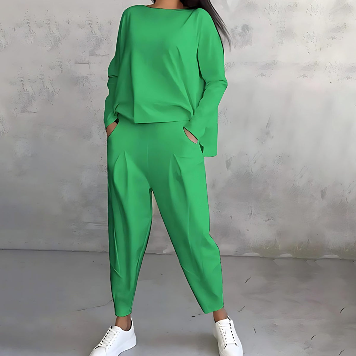 Women's Everyday Loose-Fit Top and Slim-Tapered Pants Set – view 5