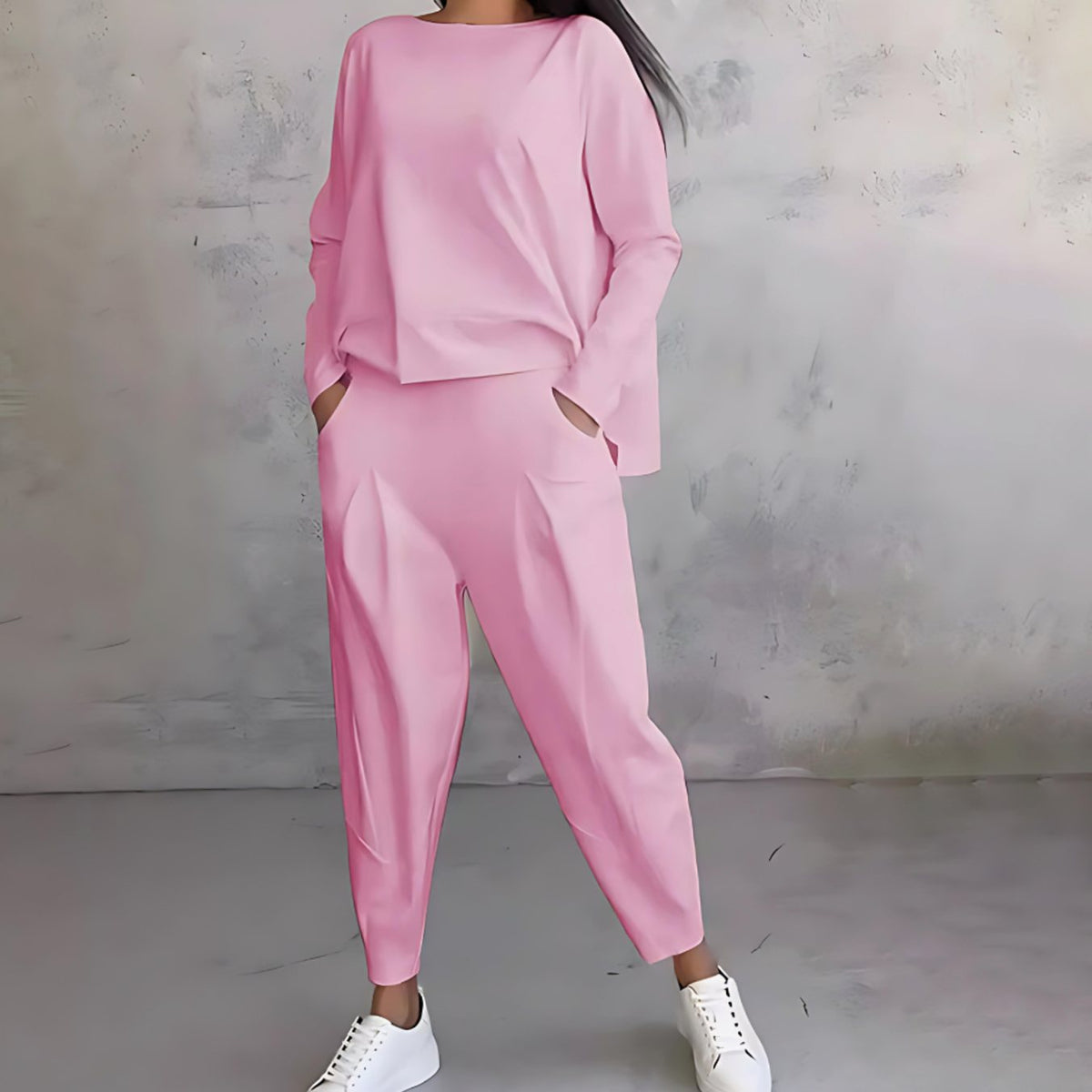 Women's Everyday Loose-Fit Top and Slim-Tapered Pants Set – view 6
