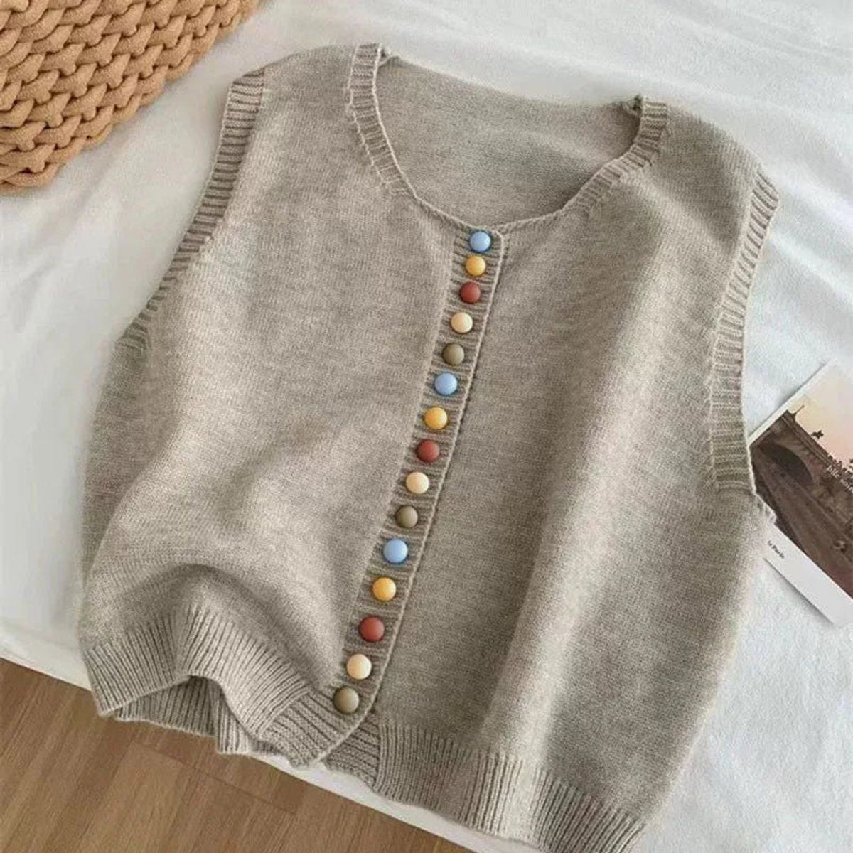 Women's No-Sleeve Knit Sweater Vest – Apricot