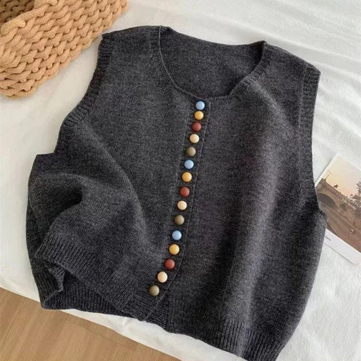 Women's No-Sleeve Knit Sweater Vest – Gray