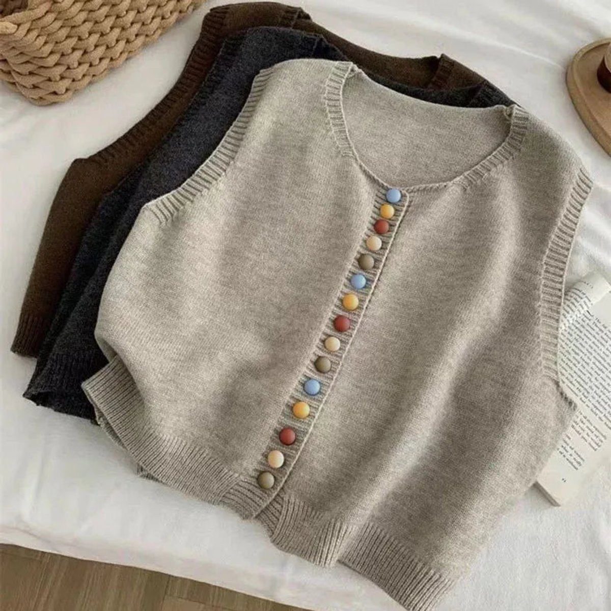 Women's No-Sleeve Knit Sweater Vest – view 6