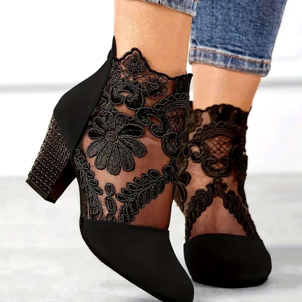 Women's Flower-Print Lace-Detail Embroidery-Detail Block-Heel Boots – Black