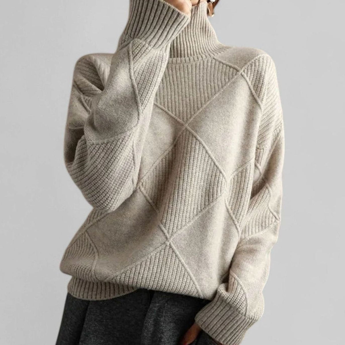 Women's Relaxed-Fit Argyle Knit Roll-Neck Pullover – Gray