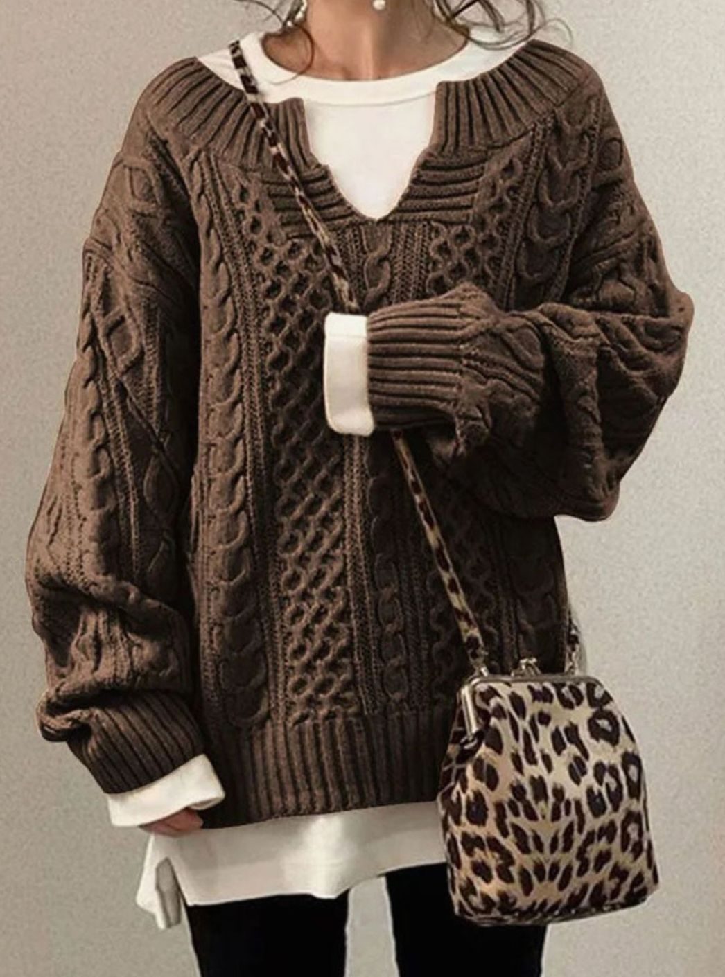 Women's Relaxed-Fit Cable-Stitch V-Neckline Sweater – Brown