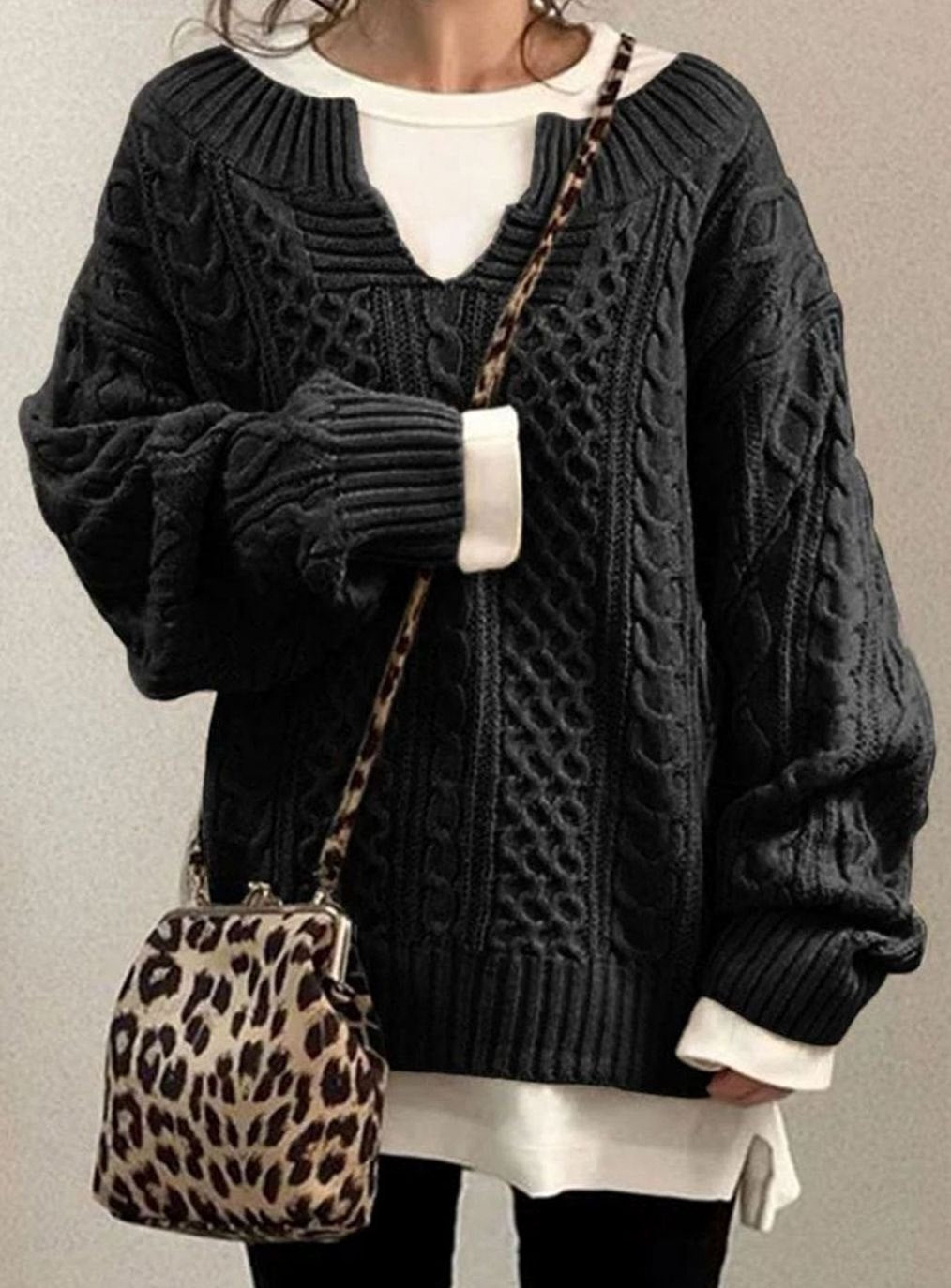 Women's Relaxed-Fit Cable-Stitch V-Neckline Sweater – Black