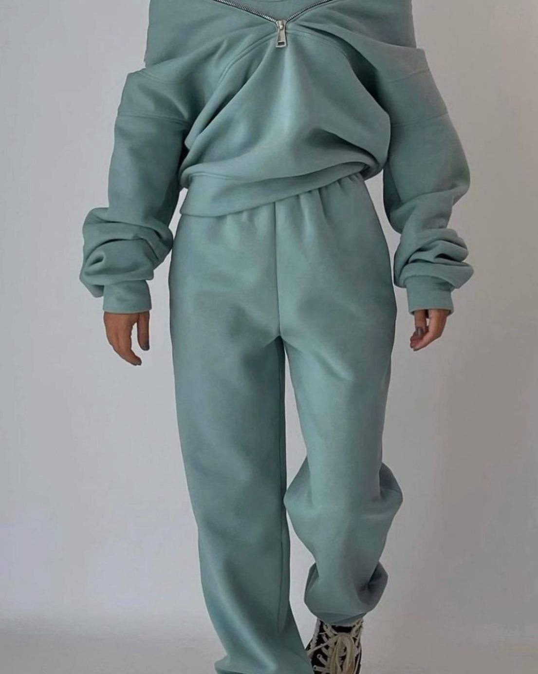 Women's Loose-Fit Half-Zip Crop-Length Pullover and Jogger Set – view 4