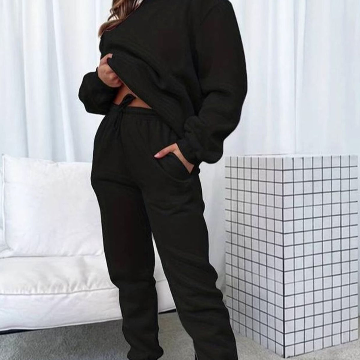 Women's Easy-Fit Crew-Neck Sweatshirt and Jogger Set – Black