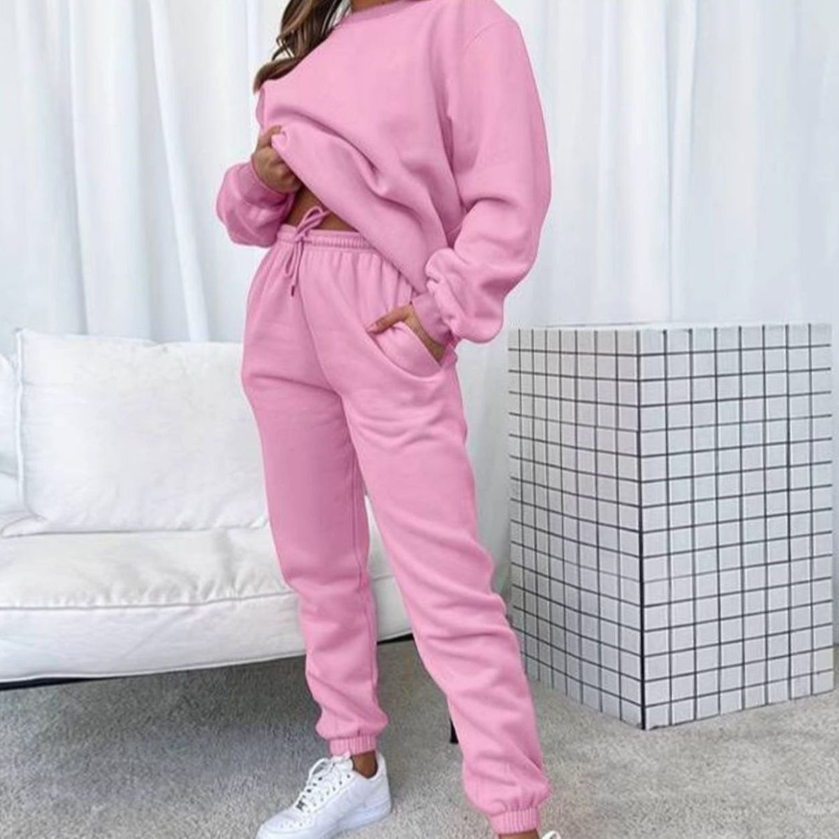 Women's Easy-Fit Crew-Neck Sweatshirt and Jogger Set – Pink