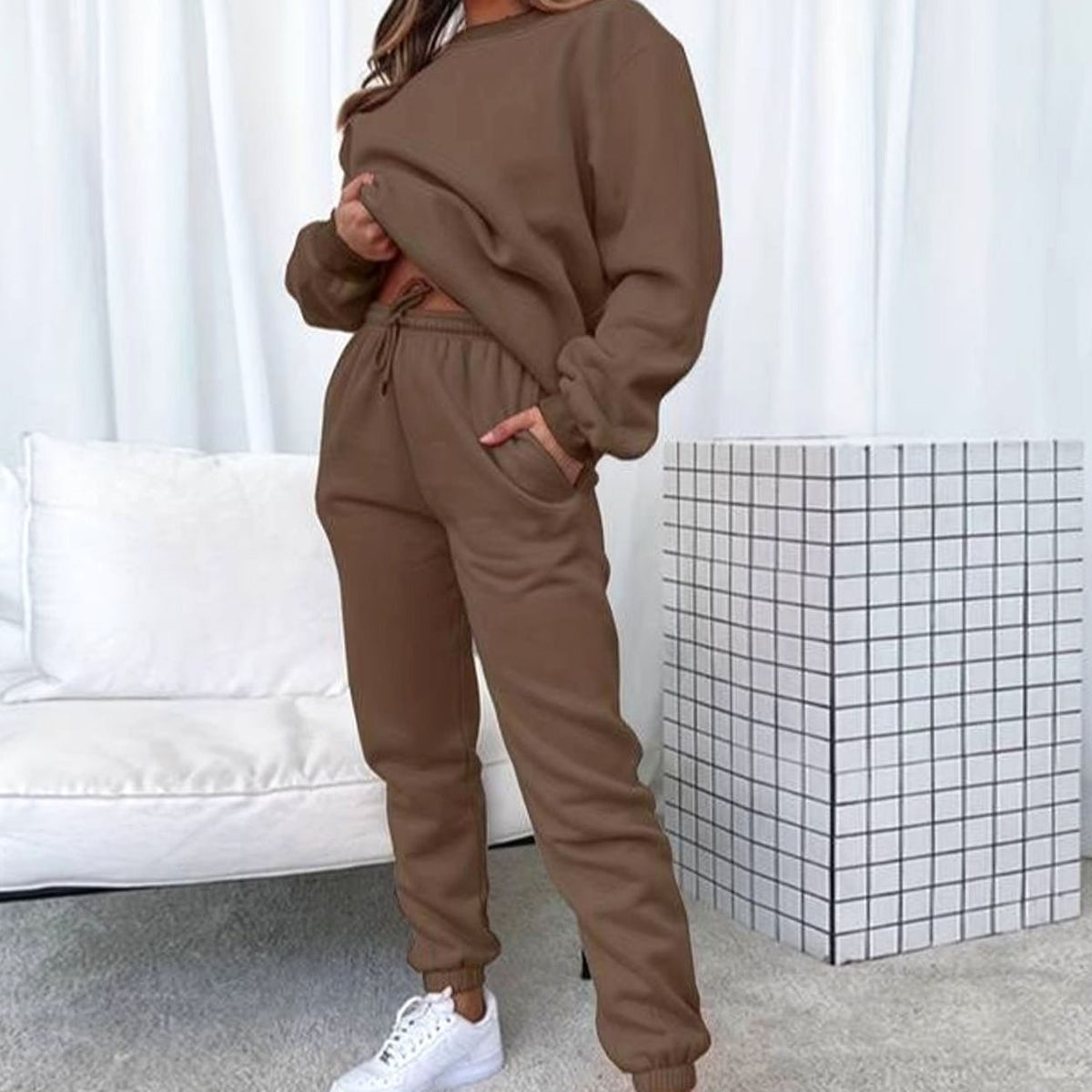 Women's Easy-Fit Crew-Neck Sweatshirt and Jogger Set – Brown
