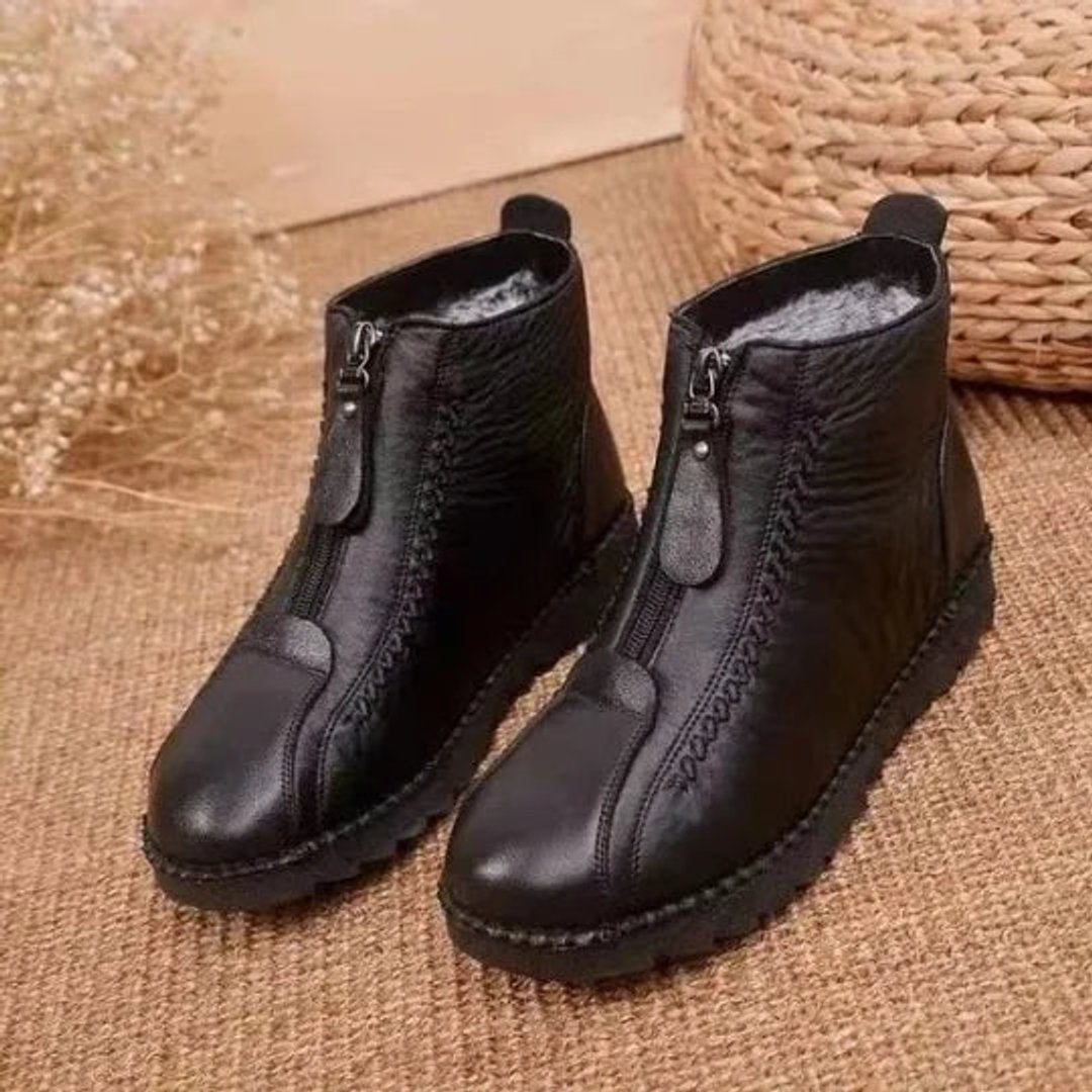 Women's Slip-Resistant Fleece-Backed Leather Booties – Black