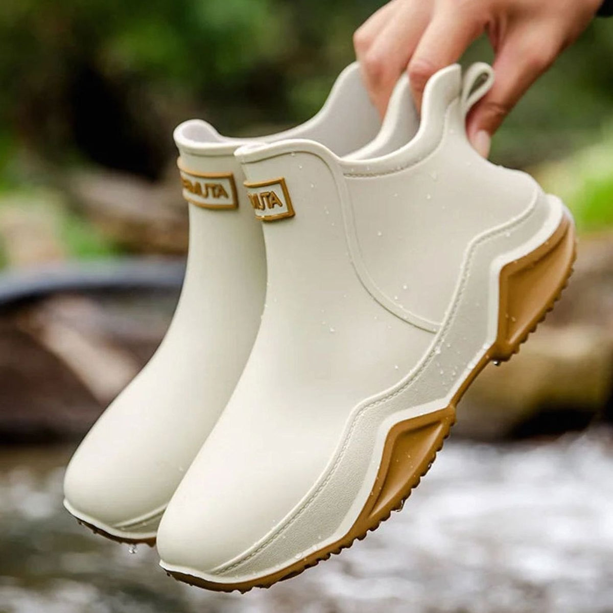 Women's Weatherproof Easy-On Chelsea Rain Boots – White
